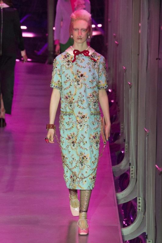 拥抱对立的自我更新，Gucci2017秋冬时装如入秘境