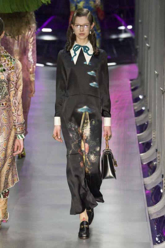 拥抱对立的自我更新，Gucci2017秋冬时装如入秘境