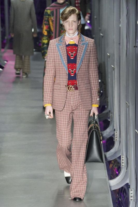 拥抱对立的自我更新，Gucci2017秋冬时装如入秘境